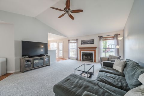 Tiny photo for 176 Jefferson Lane, Streamwood, IL 60107 (MLS # 12595419)