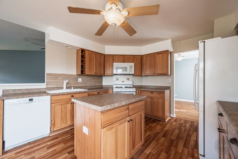 Tiny photo for 176 Jefferson Lane, Streamwood, IL 60107 (MLS # 12595419)