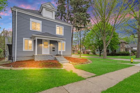 Photo of 209 E Washington Street, West Chicago, IL 60185 (MLS # 12484892) Photo of 209 E Washington Street, West Chicago, IL 60185 (MLS # 12484892)
