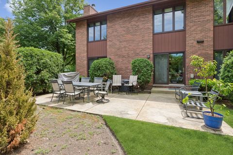 Tiny photo for 1016 Rene Court, Park Ridge, IL 60068 (MLS # 12656221)