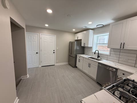 Tiny photo for 1637 Elmwood Avenue #1, Berwyn, IL 60402 (MLS # 12706385)
