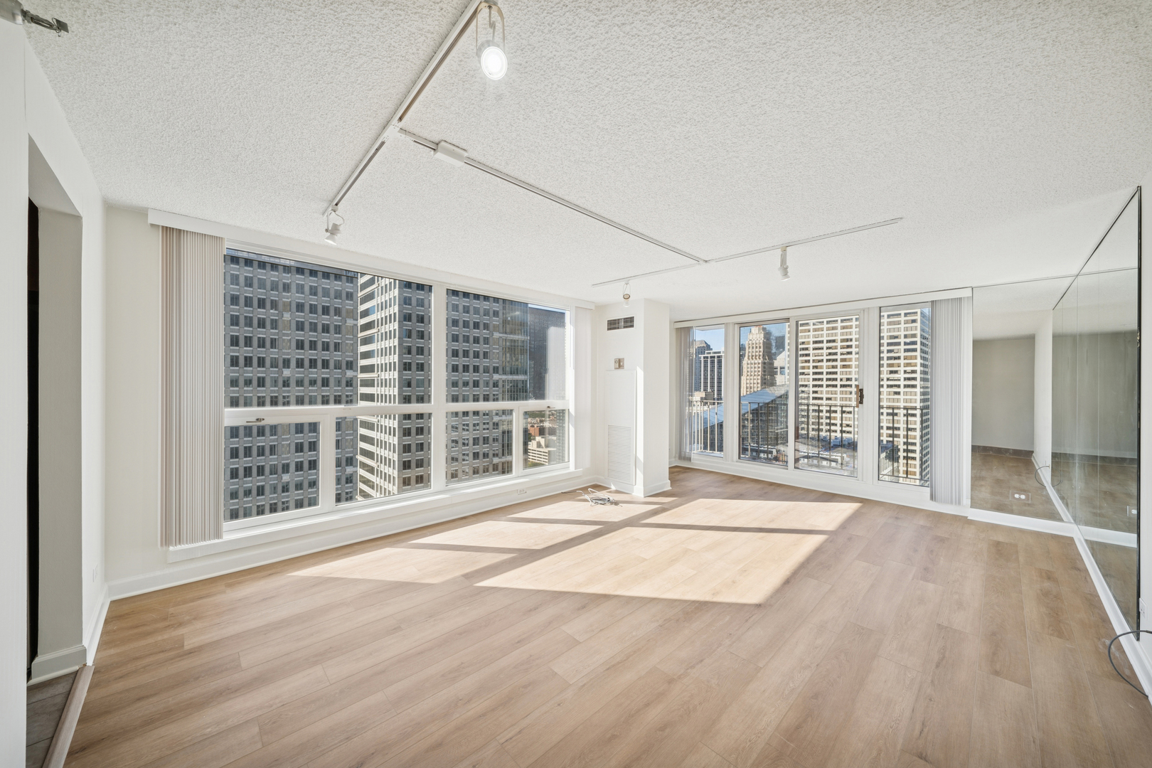 200 N Dearborn Street 3402