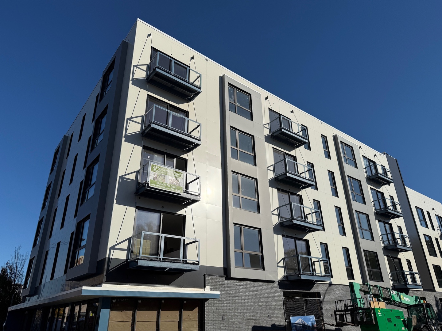 839 Madison Street 502