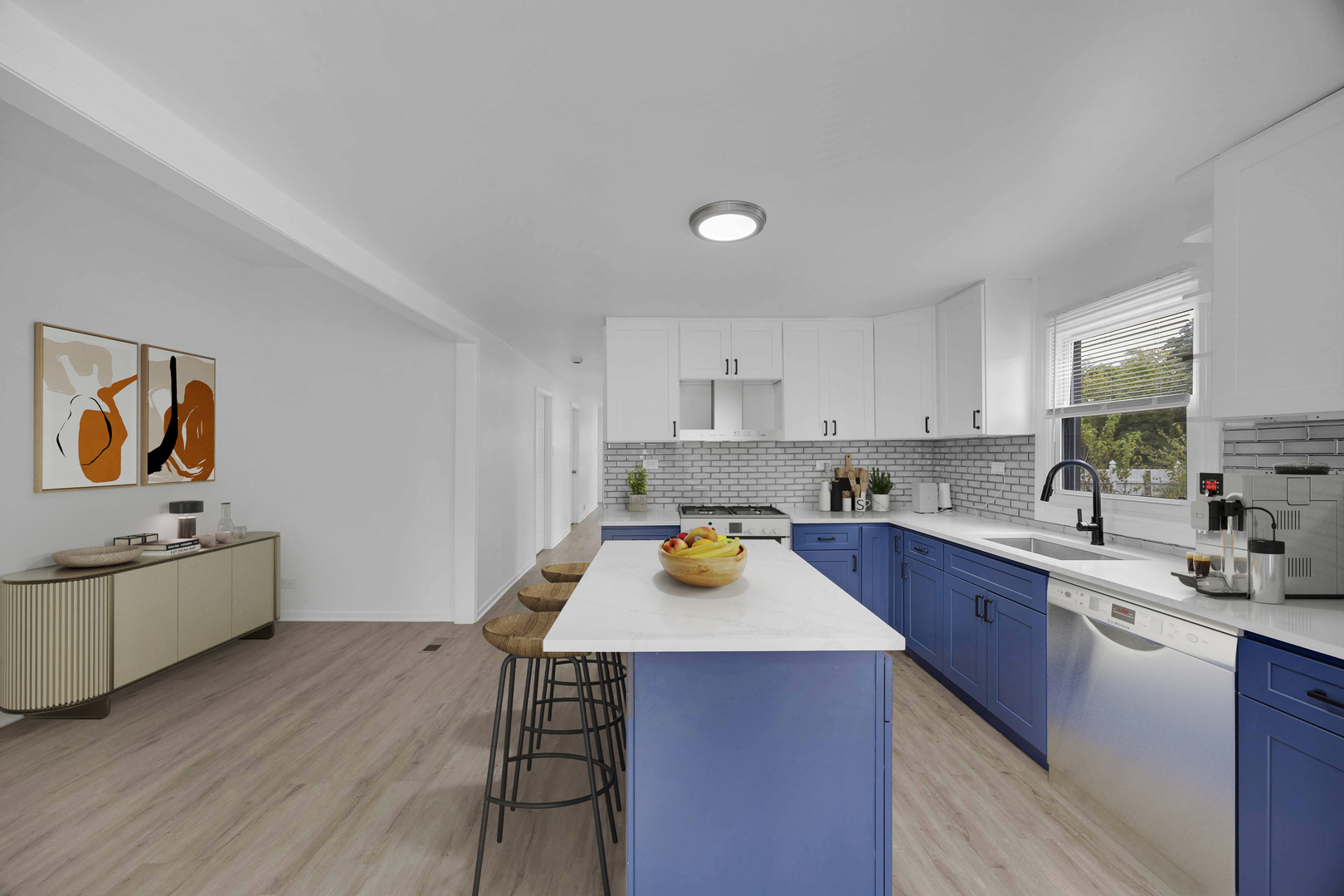 11720 S La Salle Street