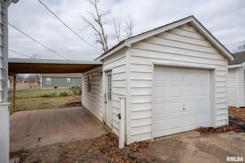 Tiny photo for 318 3RD Street, Marion, IL 62959 (MLS # QC4270072)