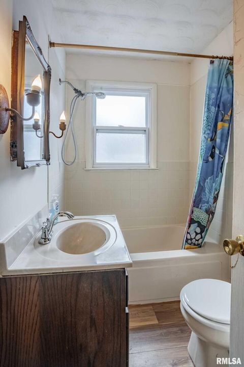 Tiny photo for 318 3RD Street, Marion, IL 62959 (MLS # QC4270072)