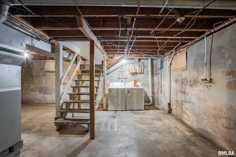 Tiny photo for 318 3RD Street, Marion, IL 62959 (MLS # QC4270072)