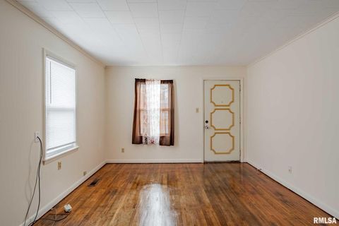 Tiny photo for 318 3RD Street, Marion, IL 62959 (MLS # QC4270072)