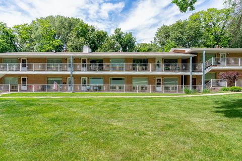 Photo of 1104 Kimberly Road #908, Bettendorf, IA 52722 (MLS # 12657377)