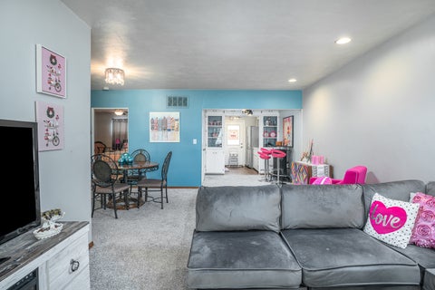 Tiny photo for 1104 Kimberly Road #908, Bettendorf, IA 52722 (MLS # 12657377)