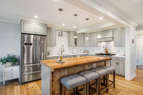 Tiny photo for 876 Stradford Circle #A1, Buffalo Grove, IL 60089 (MLS # 12520230)