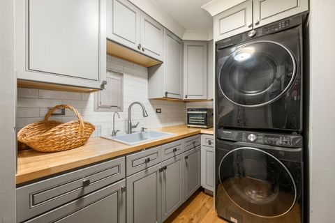 Tiny photo for 876 Stradford Circle #A1, Buffalo Grove, IL 60089 (MLS # 12520230)