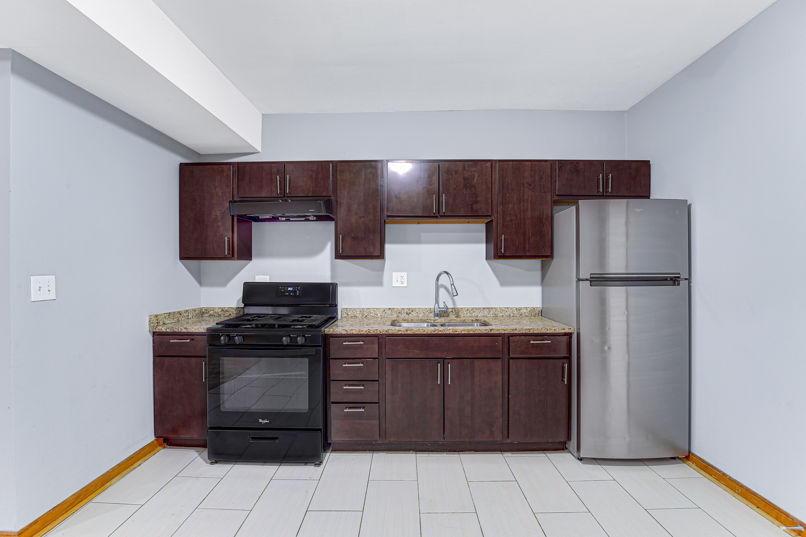 8133-8135 S Ingleside Avenue