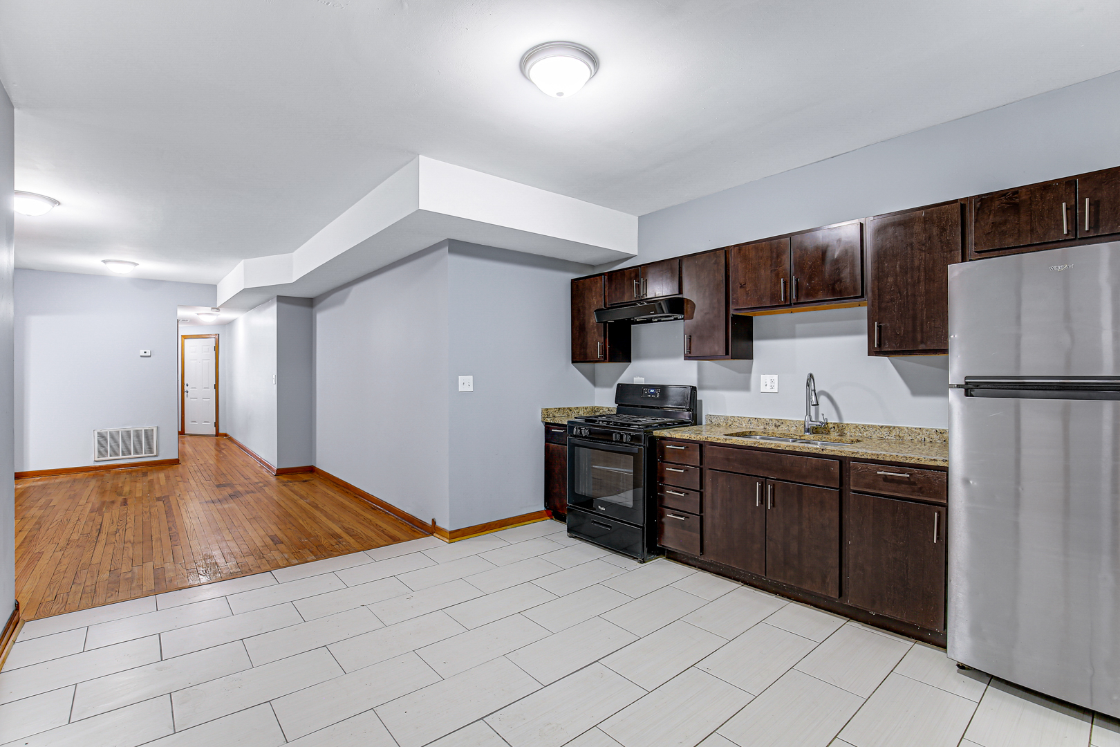 8133-8135 S Ingleside Avenue