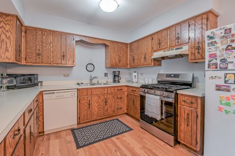 Tiny photo for 2512 LIVE OAK Drive, Crest Hill, IL 60403 (MLS # 12664361)