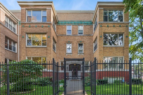 Photo of 4447 N Magnolia Avenue #3, Chicago, IL 60640 (MLS # 12783930)