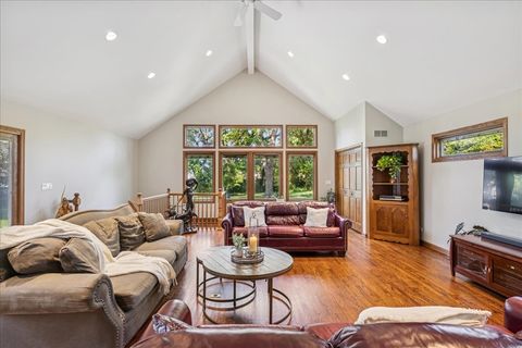 Tiny photo for 1012 Hobson Drive, Buffalo Grove, IL 60089 (MLS # 12408877)