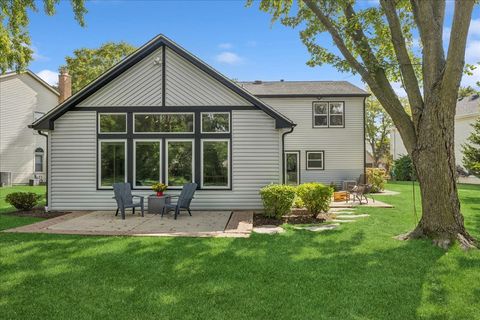 Tiny photo for 1012 Hobson Drive, Buffalo Grove, IL 60089 (MLS # 12408877)