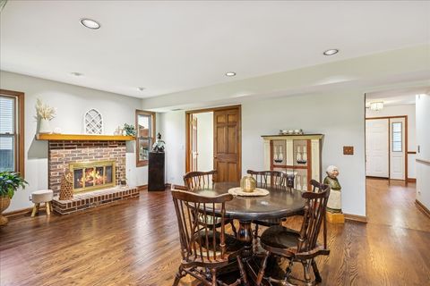 Tiny photo for 1012 Hobson Drive, Buffalo Grove, IL 60089 (MLS # 12408877)