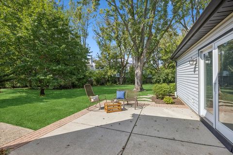 Tiny photo for 1012 Hobson Drive, Buffalo Grove, IL 60089 (MLS # 12408877)