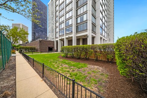 Tiny photo for 5455 N Sheridan Road #3804, Chicago, IL 60640 (MLS # 12438124)