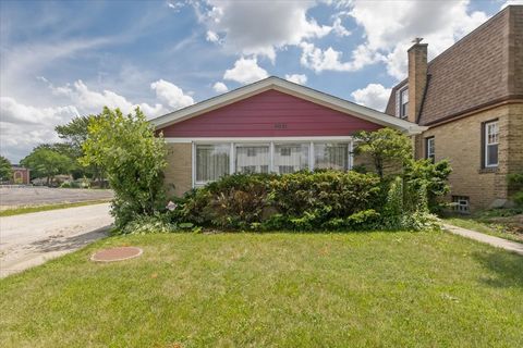 Tiny photo for 4931 Brummel Street, Skokie, IL 60077 (MLS # 12437611)