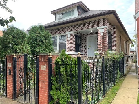 Photo of 6146 S California Avenue, Chicago, IL 60629 (MLS # 12774609)