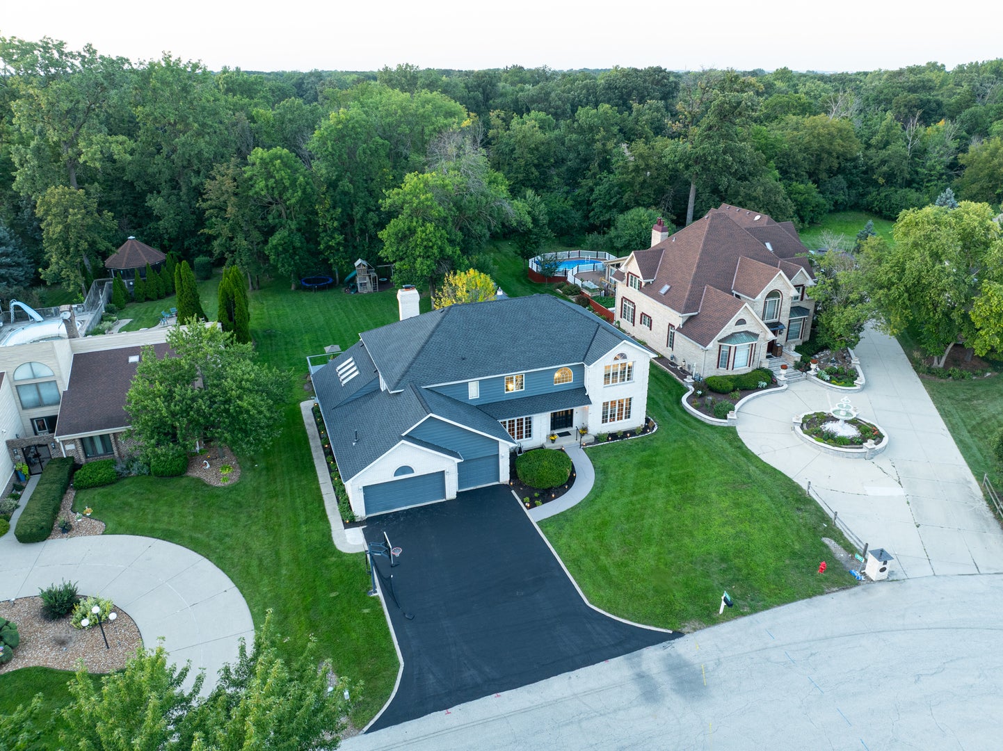 17W210 Massel Court