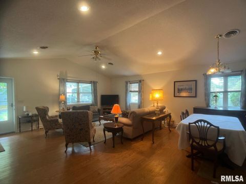 Tiny photo for 617 N 10TH Street, Herrin, IL 62948 (MLS # EB460462)