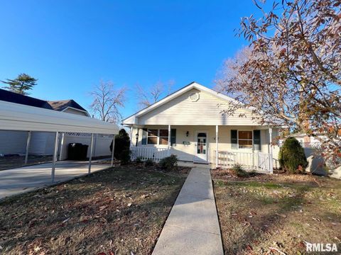 Tiny photo for 617 N 10TH Street, Herrin, IL 62948 (MLS # EB460462)