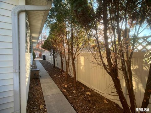 Tiny photo for 617 N 10TH Street, Herrin, IL 62948 (MLS # EB460462)