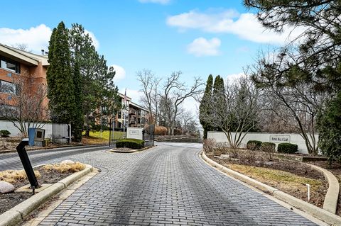 Tiny photo for 3525 S Cass Court #515, Oak Brook, IL 60523 (MLS # 12575781)