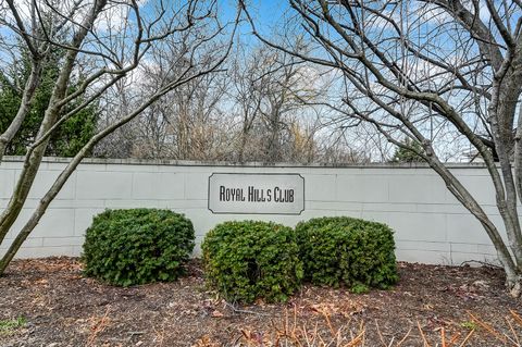 Tiny photo for 3525 S Cass Court #515, Oak Brook, IL 60523 (MLS # 12575781)