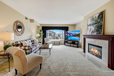 Tiny photo for 3525 S Cass Court #515, Oak Brook, IL 60523 (MLS # 12575781)