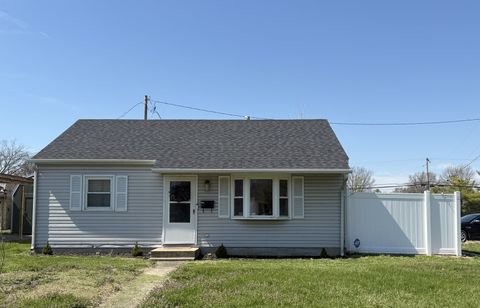 Photo of 935 Keough Drive E, Murphysboro, IL 62966 (MLS # 12600545)