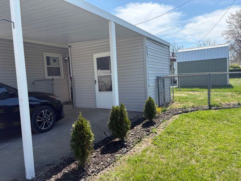 Tiny photo for 935 Keough Drive E, Murphysboro, IL 62966 (MLS # 12600545)