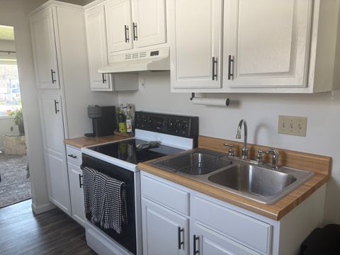 Tiny photo for 935 Keough Drive E, Murphysboro, IL 62966 (MLS # 12600545)