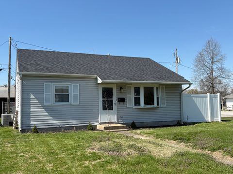 Tiny photo for 935 Keough Drive E, Murphysboro, IL 62966 (MLS # 12600545)