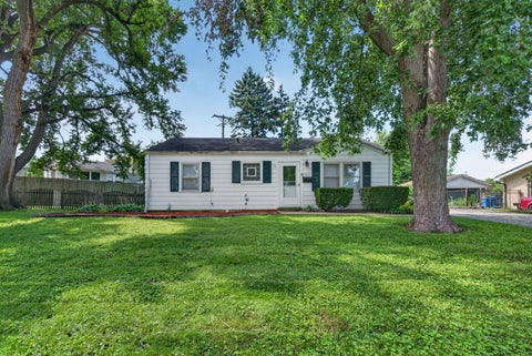 Photo of 1814 Inner Circle Drive, Crest Hill, IL 60403 (MLS # 12735793)
