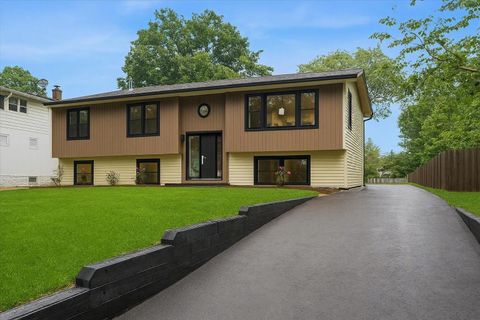 Photo of 5624 Dunham Road, Downers Grove, IL 60516 (MLS # 12688506)