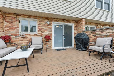 Tiny photo for 2210 E Lincoln Street, Bloomington, IL 61701 (MLS # 12506418)