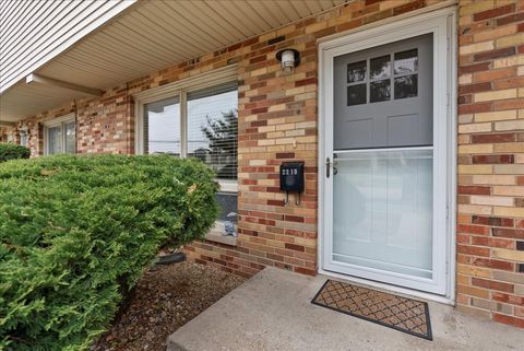 Tiny photo for 2210 E Lincoln Street, Bloomington, IL 61701 (MLS # 12506418)