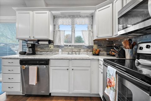 Tiny photo for 2210 E Lincoln Street, Bloomington, IL 61701 (MLS # 12506418)