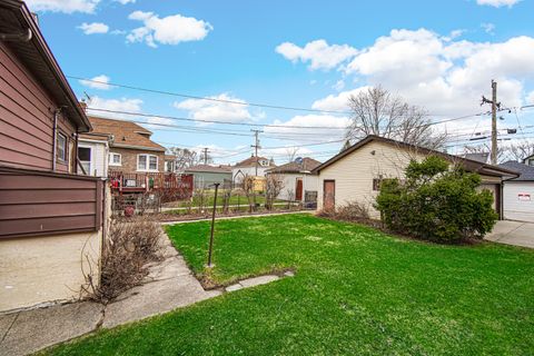 Tiny photo for 12815 Lincoln Street, Blue Island, IL 60406 (MLS # 12590067)