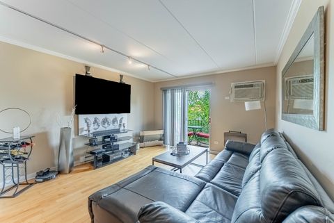 Tiny photo for 300 Circle Avenue #4C, Forest Park, IL 60130 (MLS # 12456928)