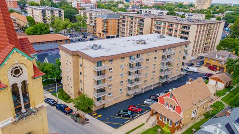 Photo of 300 Circle Avenue #4C, Forest Park, IL 60130 (MLS # 12456928) Photo of 300 Circle Avenue #4C, Forest Park, IL 60130 (MLS # 12456928)