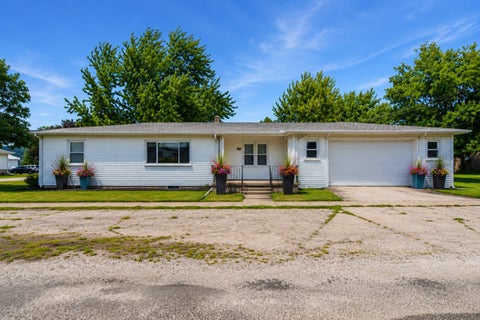 Photo of 100 E Lincoln Drive, Cooksville, IL 61730 (MLS # 12737895)