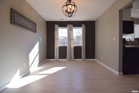 Tiny photo for 4419 Woodglen Lane, Mt Vernon, IL 62864 (MLS # EB460452)