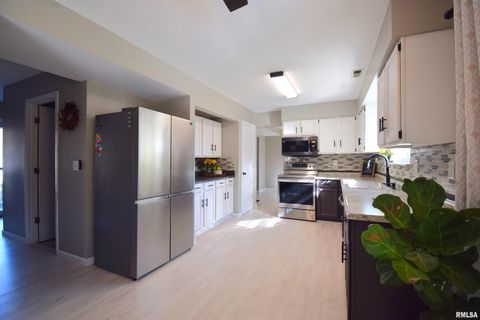 Tiny photo for 4419 Woodglen Lane, Mt Vernon, IL 62864 (MLS # EB460452)