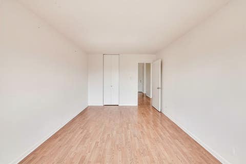 Tiny photo for 701 W Huntington Commons Road #418, Mount Prospect, IL 60056 (MLS # 12663525)